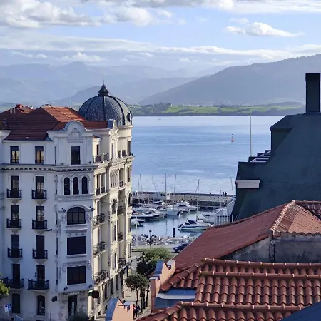 Vistas Al Mar En Puerto Chico *