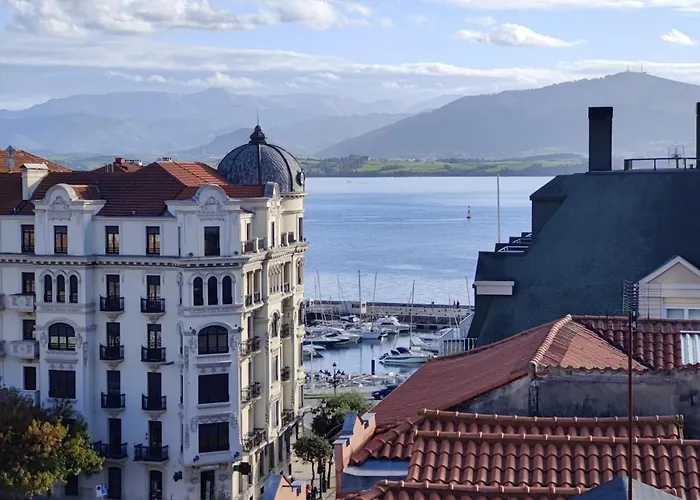 Vistas Al Mar En Puerto Chico *